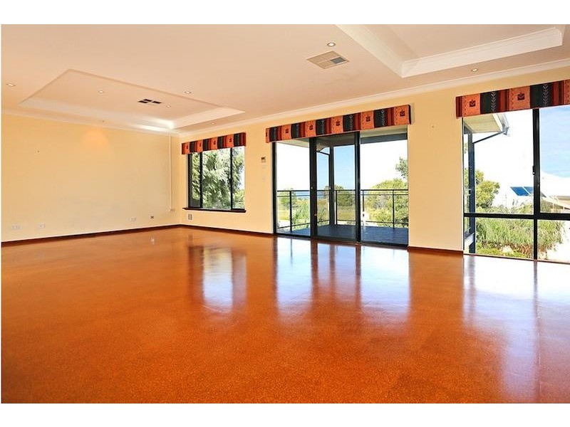 8 Placid Waters Parade, Coodanup WA 6210