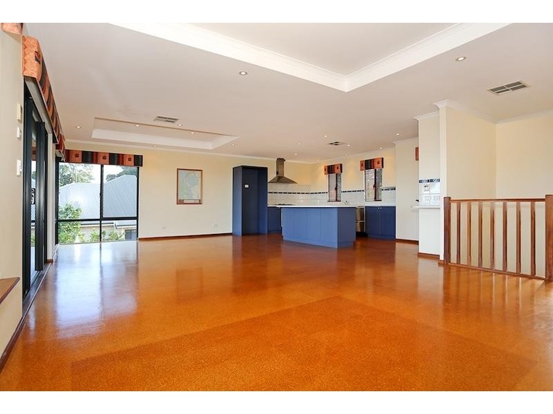 8 Placid Waters Parade, Coodanup WA 6210