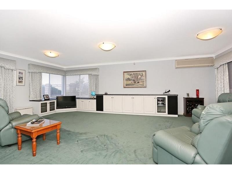 44 Ronsard Drive, San Remo WA 6210