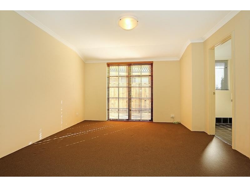 8 Gardenia App, Halls Head WA 6210