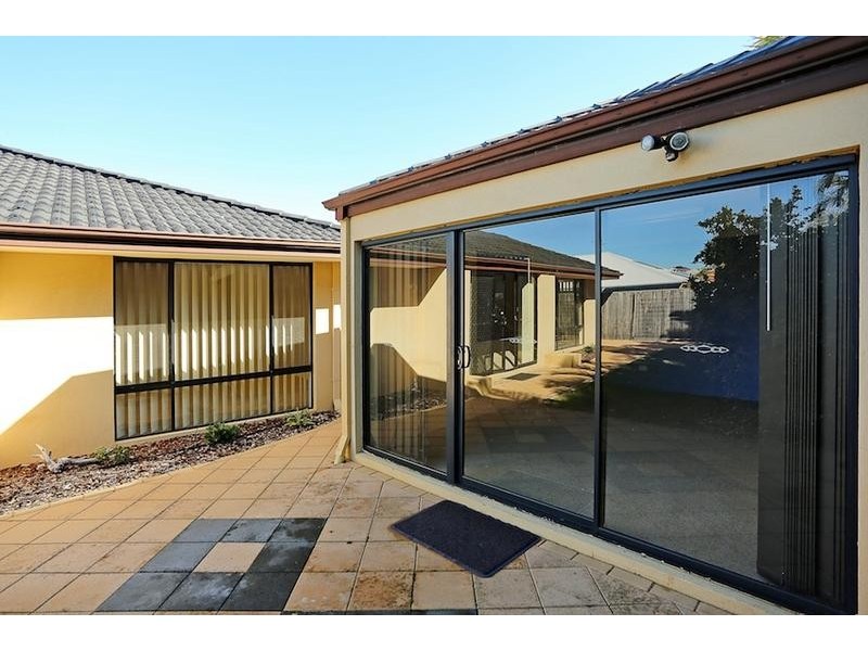 8 Gardenia App, Halls Head WA 6210