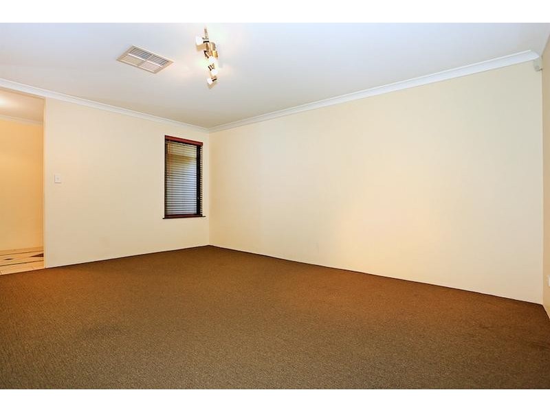 8 Gardenia App, Halls Head WA 6210