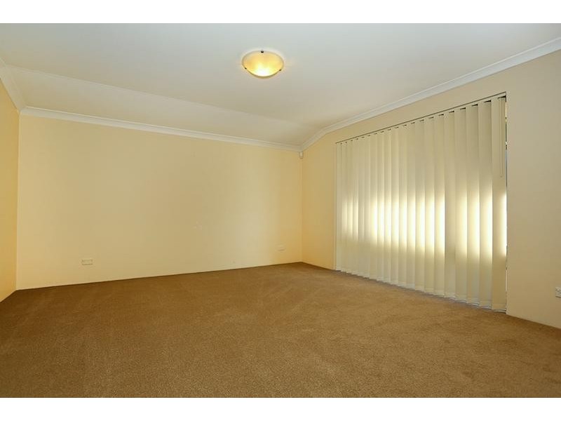 8 Gardenia App, Halls Head WA 6210