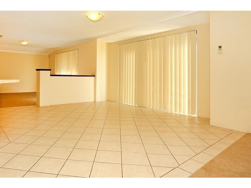 8 Gardenia App, Halls Head WA 6210