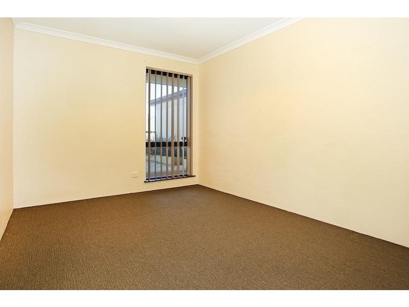 8 Gardenia App, Halls Head WA 6210