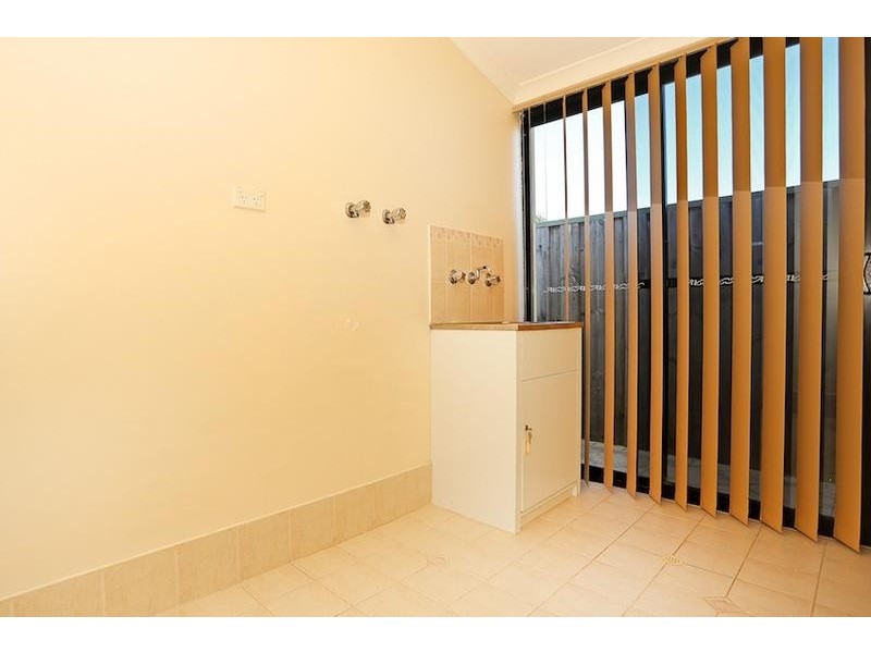 8 Gardenia App, Halls Head WA 6210