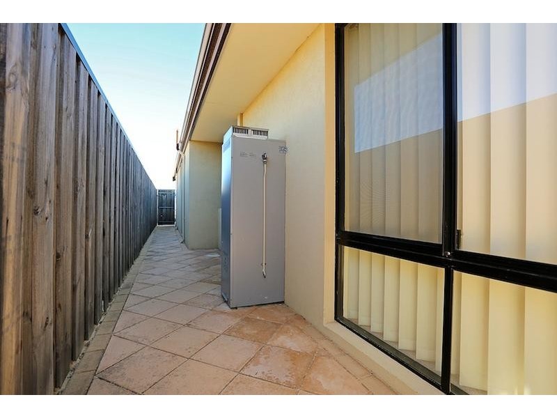 8 Gardenia App, Halls Head WA 6210