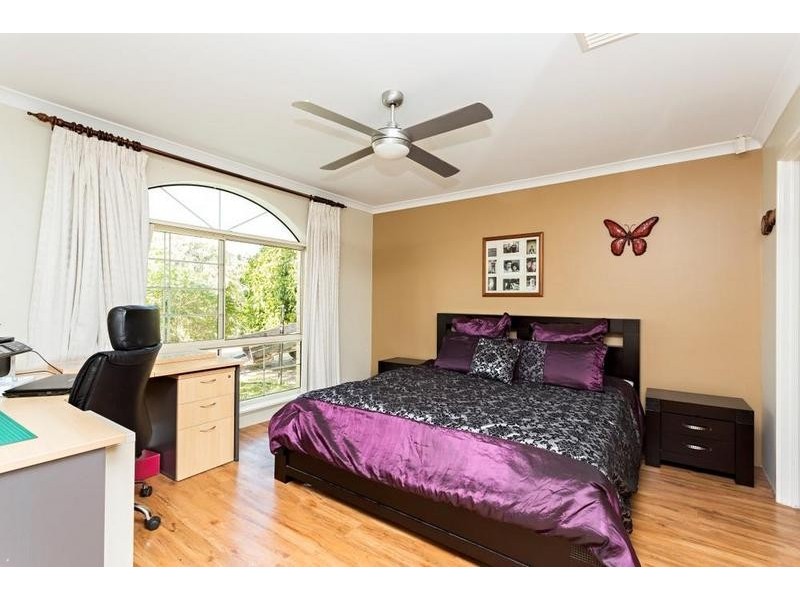 2 Silkwood Close, Halls Head WA 6210