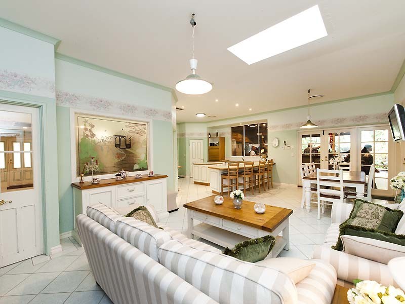 6 Dalton Way, Greenfields WA 6210