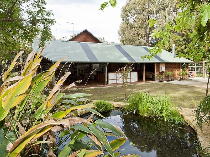 6 Dalton Way, Greenfields WA 6210