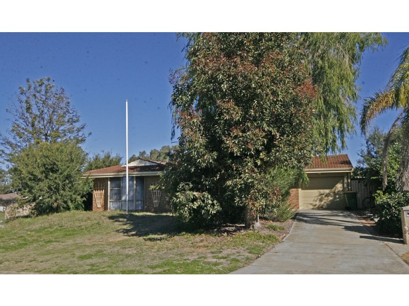 8 Matlock Place, Dudley Park WA 6210