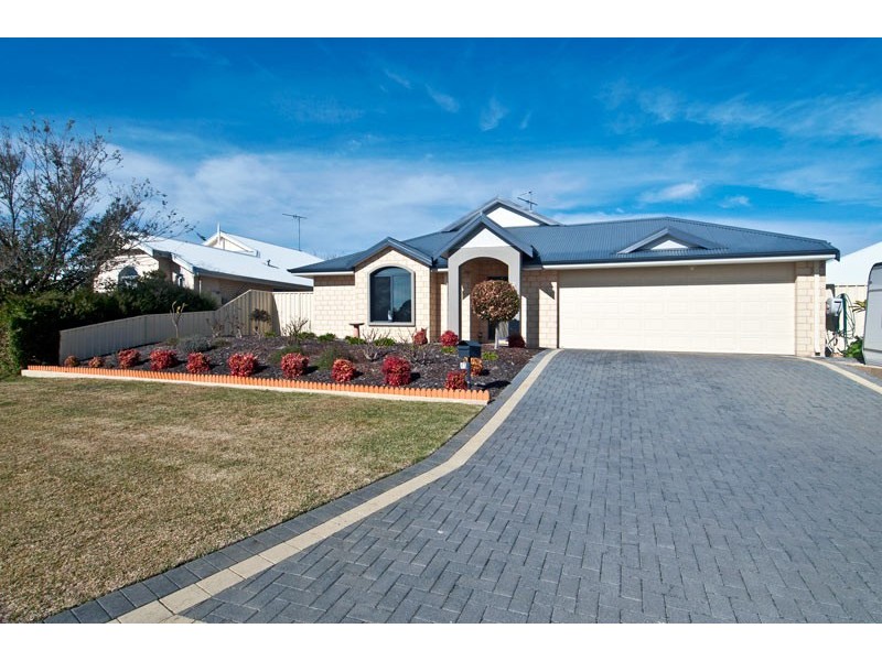 42 Ravendale drive, Dudley Park WA 6210