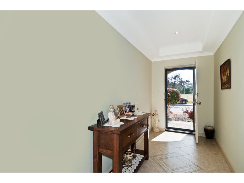 42 Ravendale drive, Dudley Park WA 6210