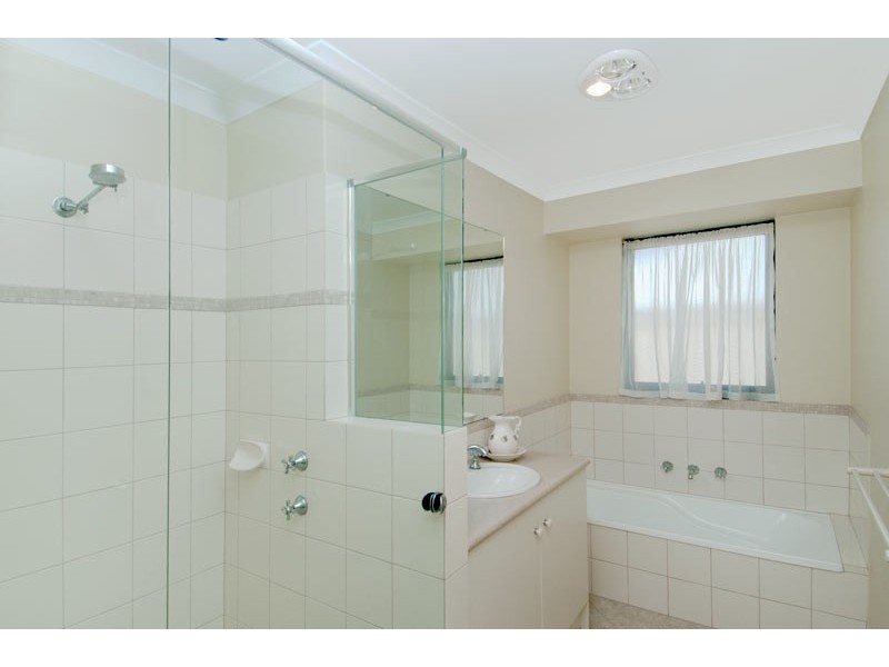 42 Ravendale drive, Dudley Park WA 6210