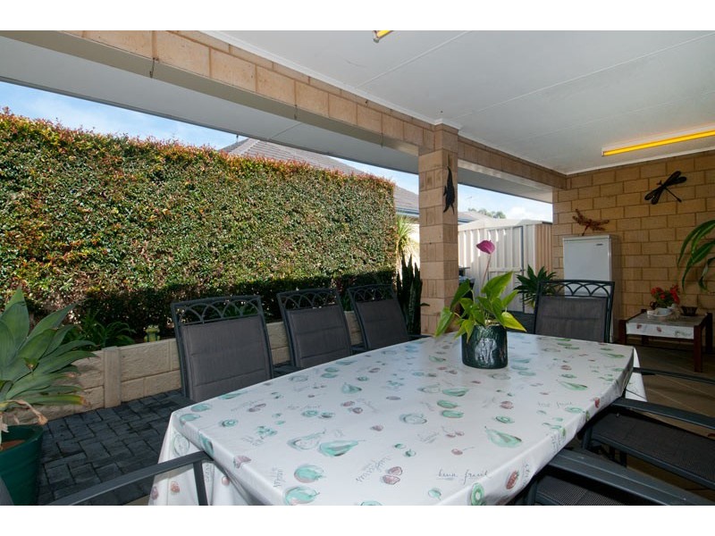 42 Ravendale drive, Dudley Park WA 6210