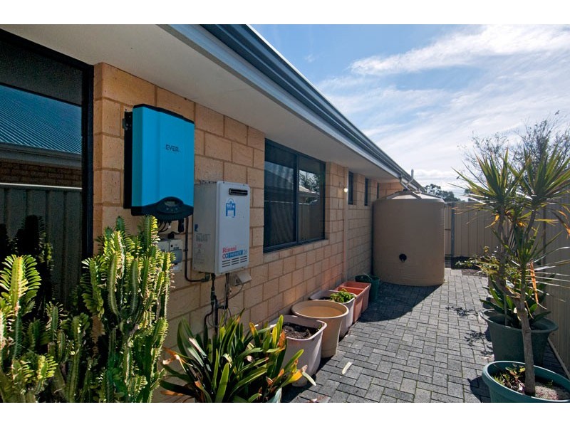 42 Ravendale drive, Dudley Park WA 6210