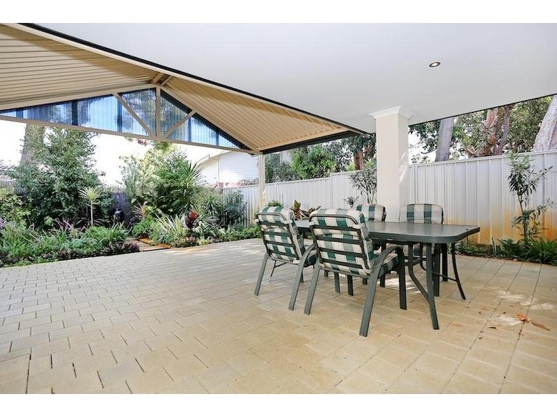 21 Beacham Street, Coodanup WA 6210