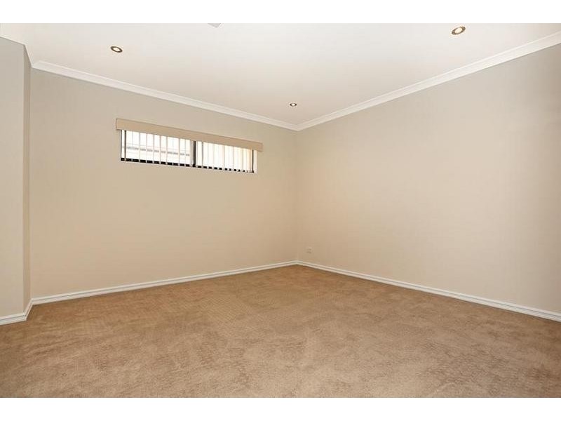 21 Beacham Street, Coodanup WA 6210