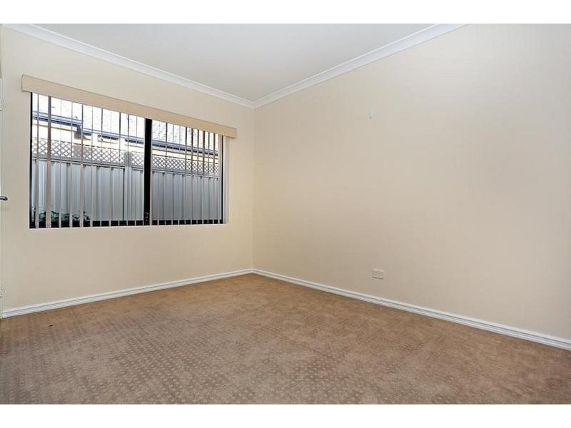 21 Beacham Street, Coodanup WA 6210