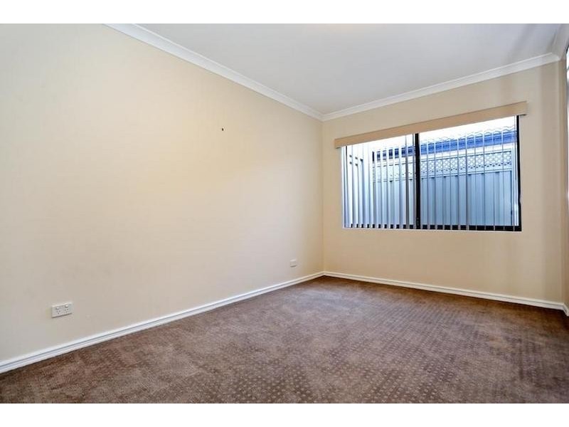 21 Beacham Street, Coodanup WA 6210