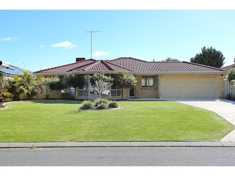 6 Oakmont Avenue, Meadow Springs WA 6210