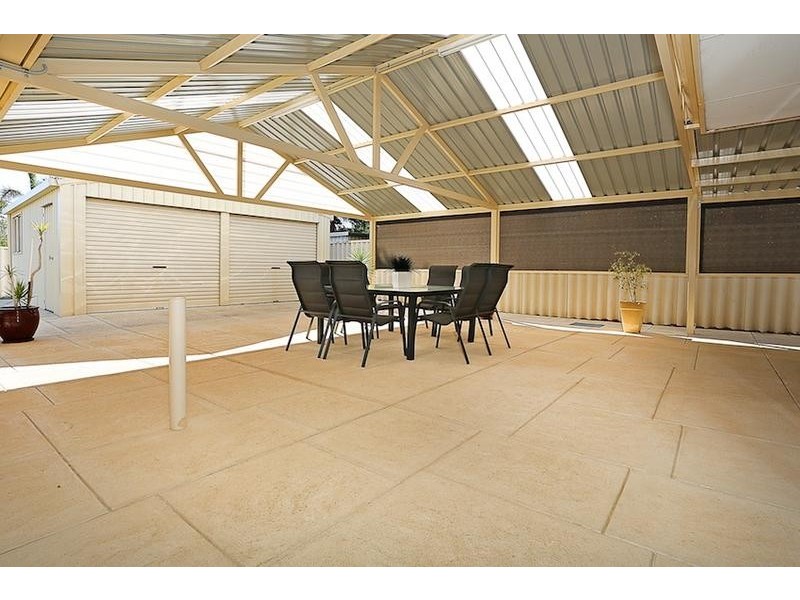 6 Oakmont Avenue, Meadow Springs WA 6210