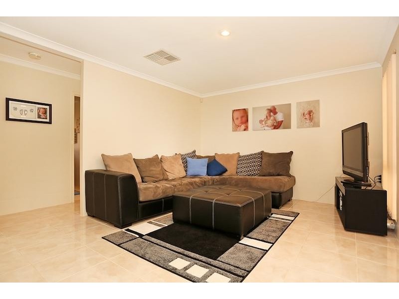 6 Oakmont Avenue, Meadow Springs WA 6210