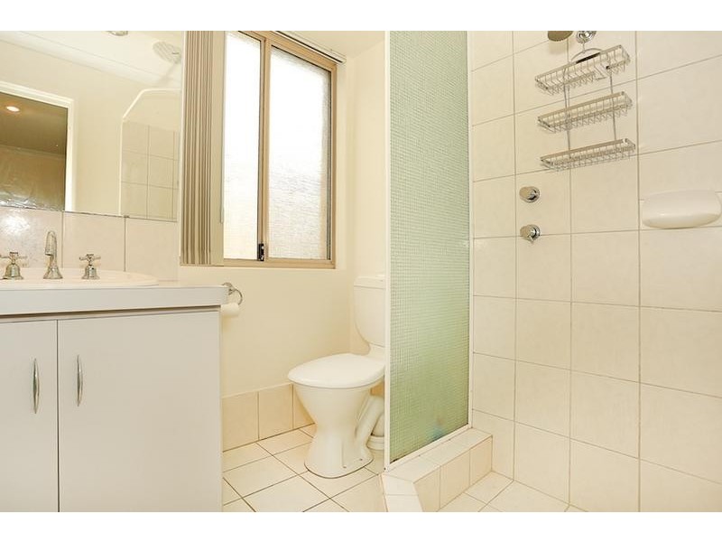 6 Oakmont Avenue, Meadow Springs WA 6210