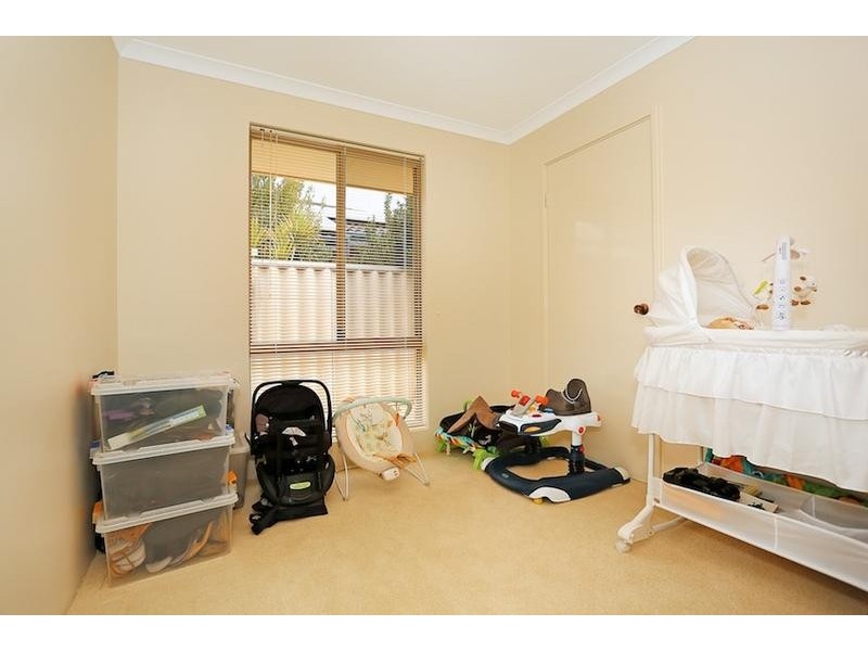 6 Oakmont Avenue, Meadow Springs WA 6210