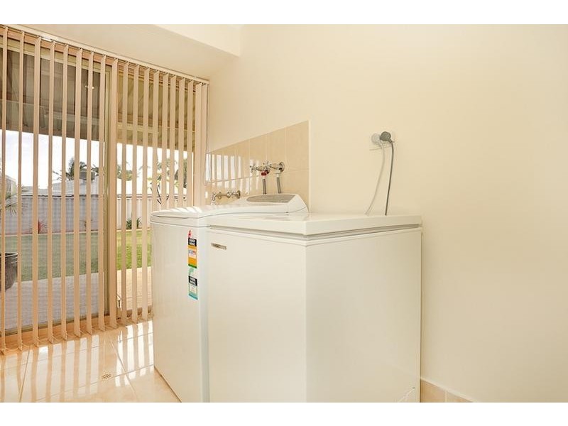 6 Oakmont Avenue, Meadow Springs WA 6210