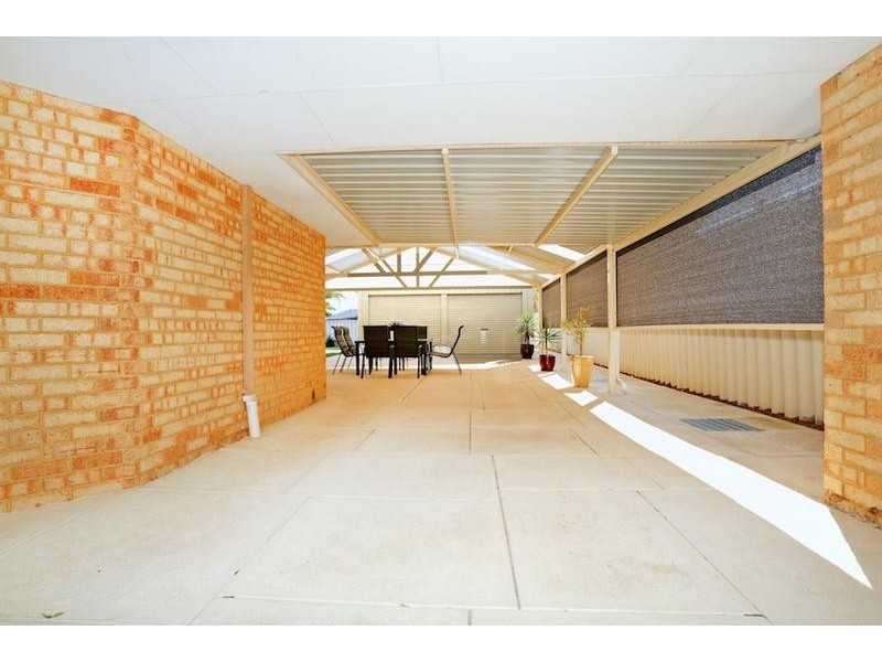 6 Oakmont Avenue, Meadow Springs WA 6210