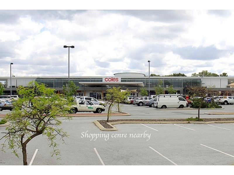 6 Oakmont Avenue, Meadow Springs WA 6210