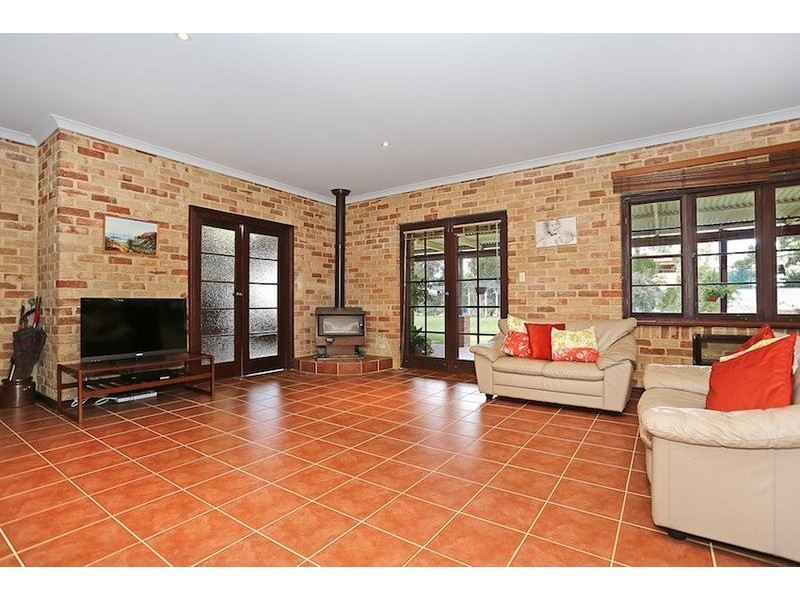 5 Navarre Row, Greenfields WA 6210