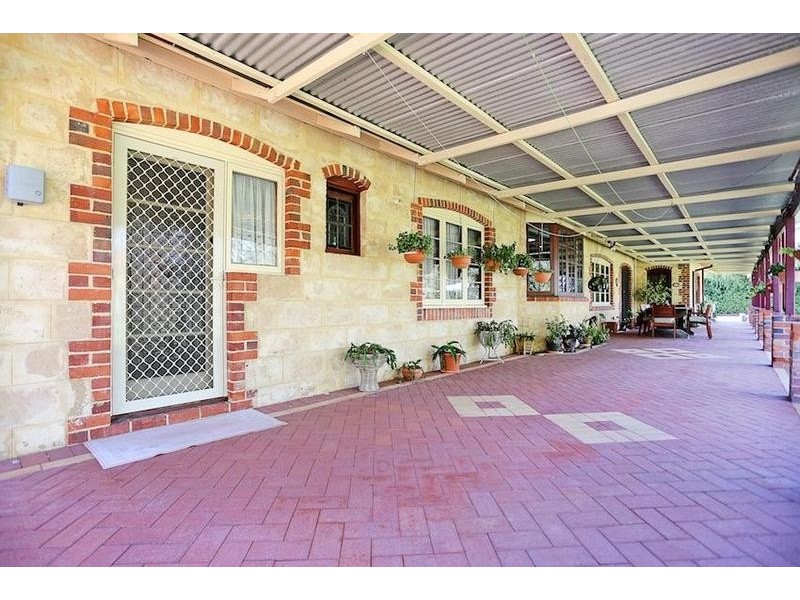 5 Navarre Row, Greenfields WA 6210