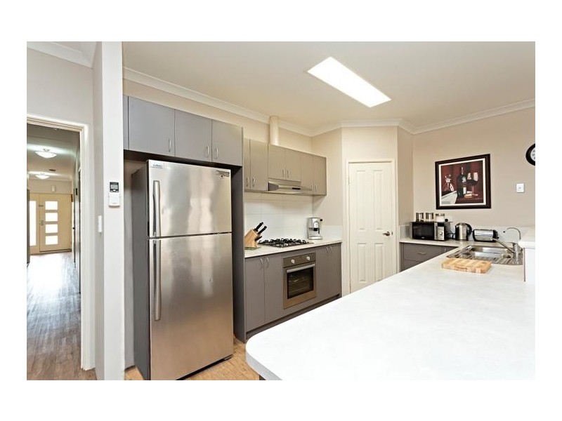 8 Summer Drive, Dawesville WA 6211