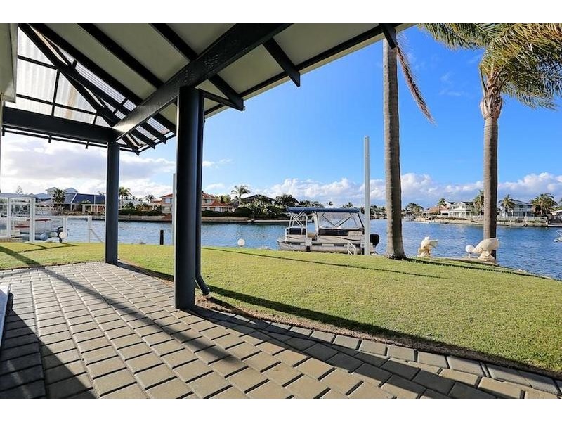 25 Warren Place, Dudley Park WA 6210