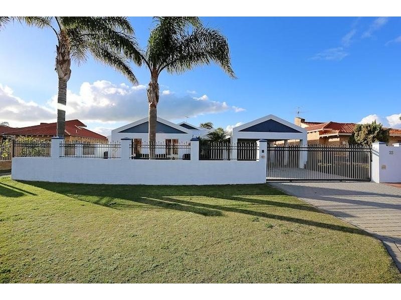 25 Warren Place, Dudley Park WA 6210