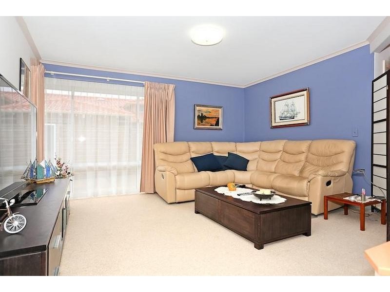 25 Warren Place, Dudley Park WA 6210