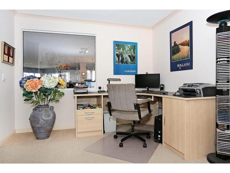 25 Warren Place, Dudley Park WA 6210