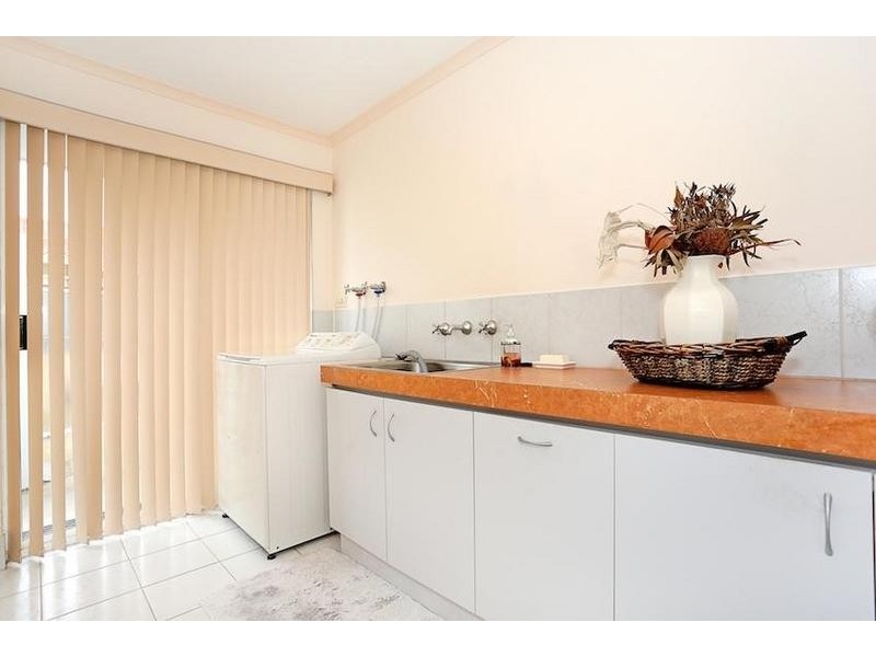 25 Warren Place, Dudley Park WA 6210