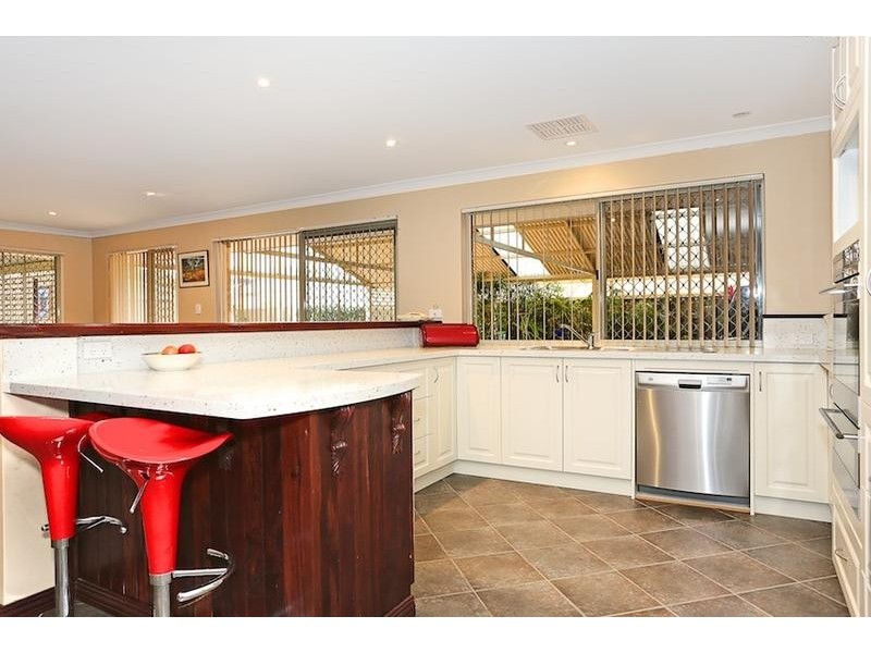 2 Olympus Rise, Greenfields WA 6210