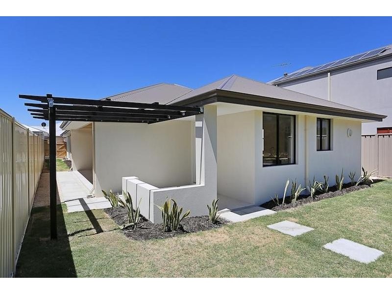 127 Darwin Terrace, Dudley Park WA 6210