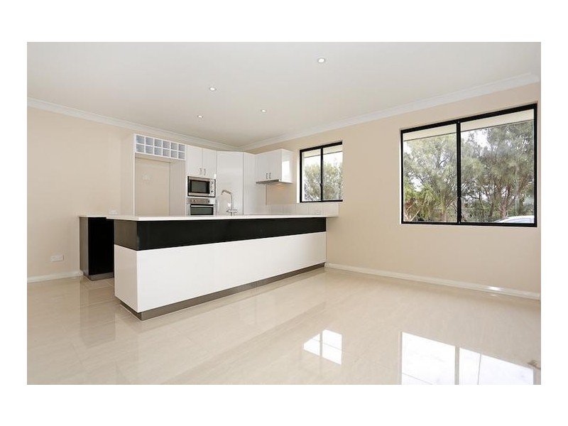 127 Darwin Terrace, Dudley Park WA 6210