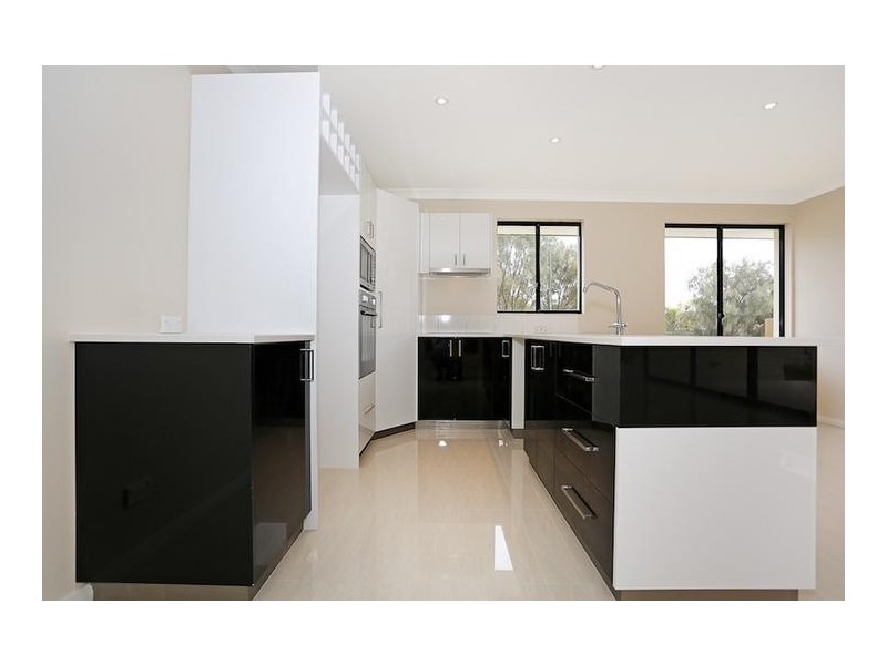 127 Darwin Terrace, Dudley Park WA 6210