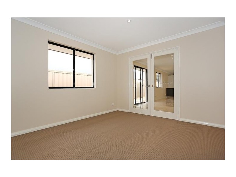 127 Darwin Terrace, Dudley Park WA 6210