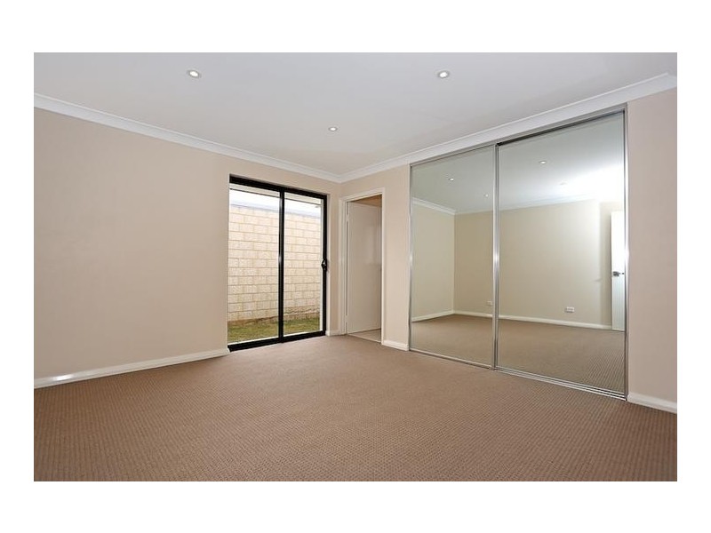 127 Darwin Terrace, Dudley Park WA 6210