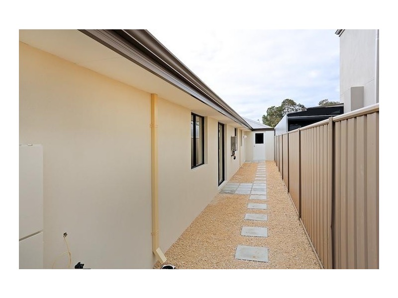 127 Darwin Terrace, Dudley Park WA 6210