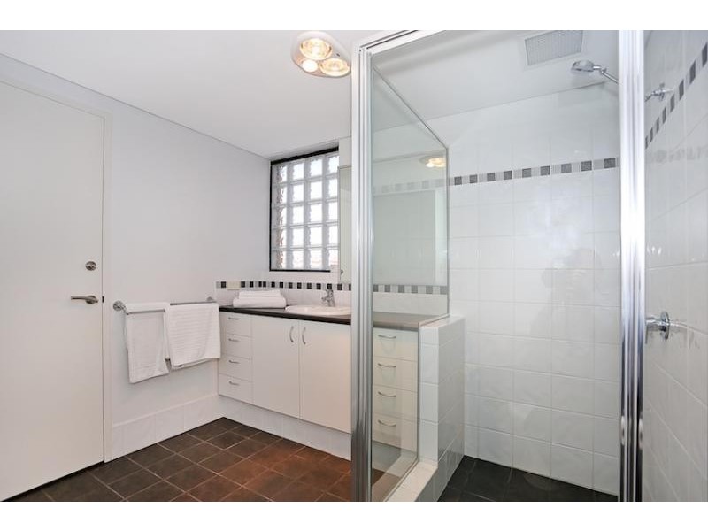 2/4 Port Quays, Wannanup WA 6210