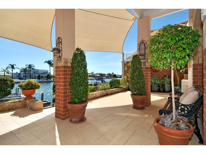 48 Waterside Drive, Dudley Park WA 6210