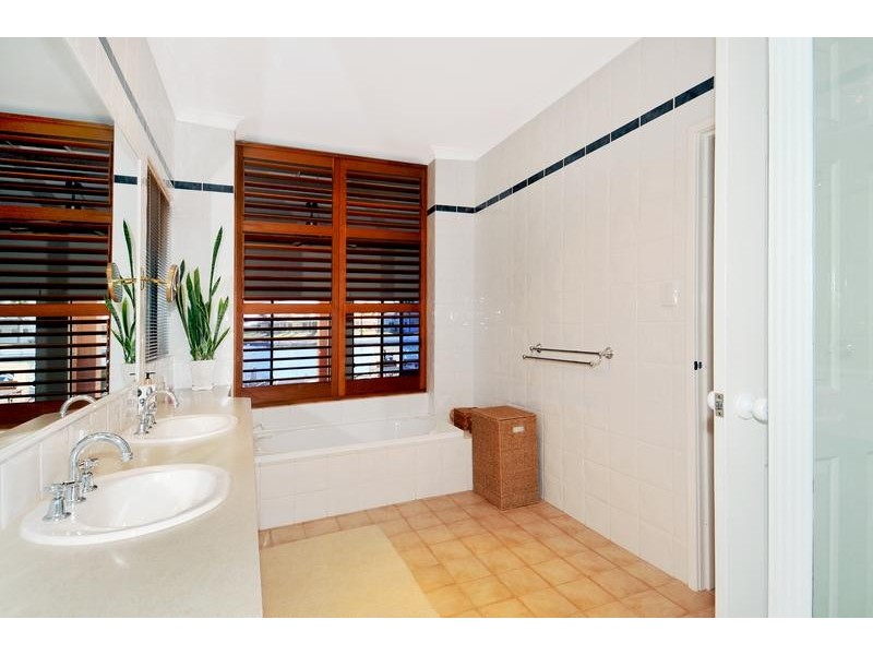 48 Waterside Drive, Dudley Park WA 6210
